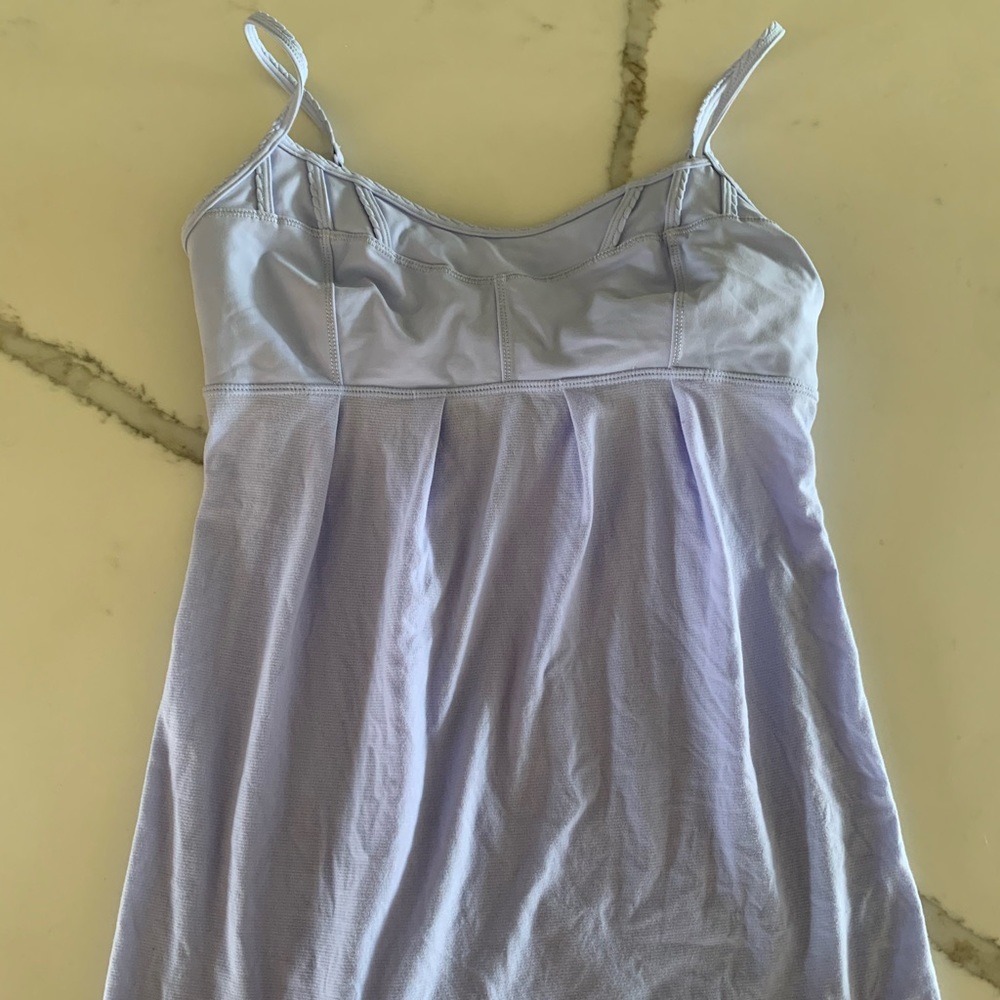 woman's lululemon tank top